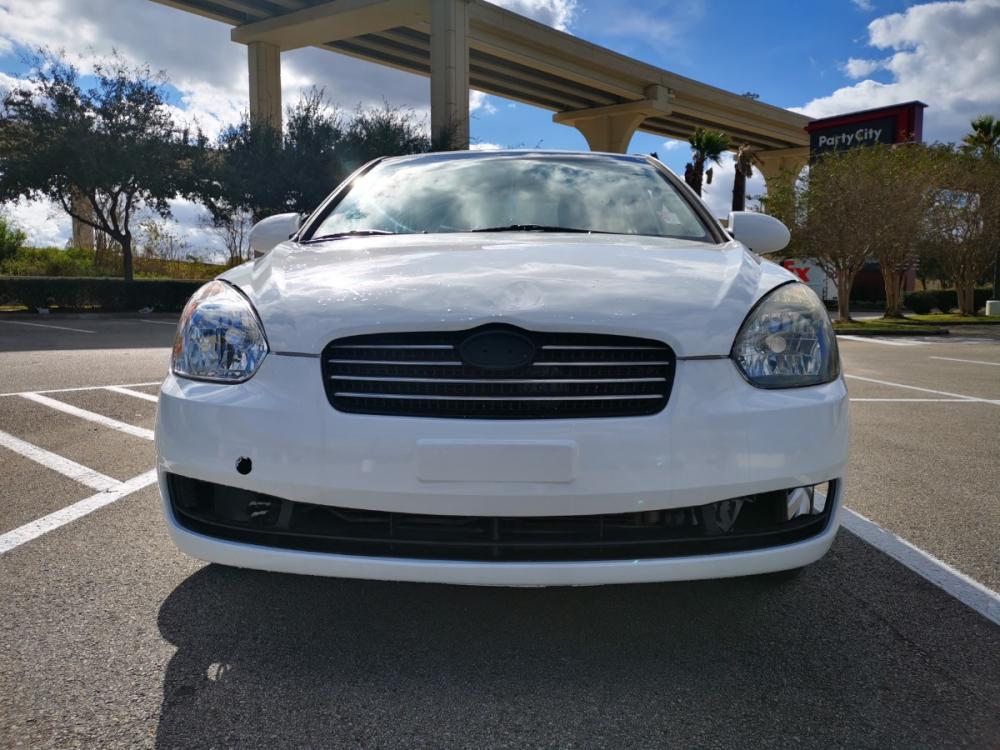 2009 white Hyundai Accent GLS 4-Door (KMHCN46C39U) with an 1.6L L4 DOHC 16V engine, located at 5005 Telephone Rd., Houston, TX, 77087, (713) 641-0980, 29.690666, -95.298683 - Photo #1