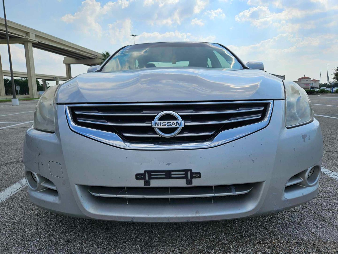 2010 silver Nissan Altima 2.5 (1N4AL2AP6AN) with an 2.5L L4 DOHC 16V engine, 6-Speed Manual transmission, located at 5005 Telephone Rd., Houston, TX, 77087, (713) 641-0980, 29.690666, -95.298683 - Photo#2