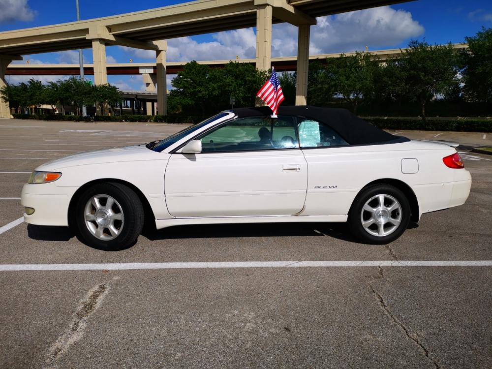 2002 white Toyota Camry Solara SE Convertible (2T1FF28P32C) with an 3.0L V6 DOHC 24V engine, 4-Speed Automatic Overdrive transmission, located at 5005 Telephone Rd., Houston, TX, 77087, (713) 641-0980, 29.690666, -95.298683 - Photo #2