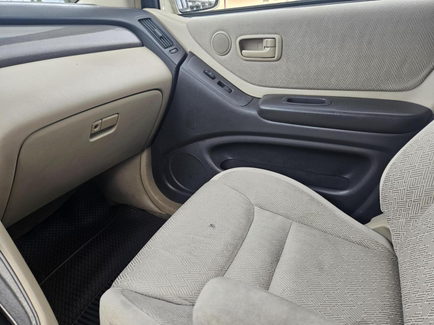 2001 Tan Toyota Highlander V6 2WD (JTEGF21A010) with an 3.0L V6 DOHC 24V engine, located at 5005 Telephone Rd., Houston, TX, 77087, (713) 641-0980, 29.690666, -95.298683 - Photo#5