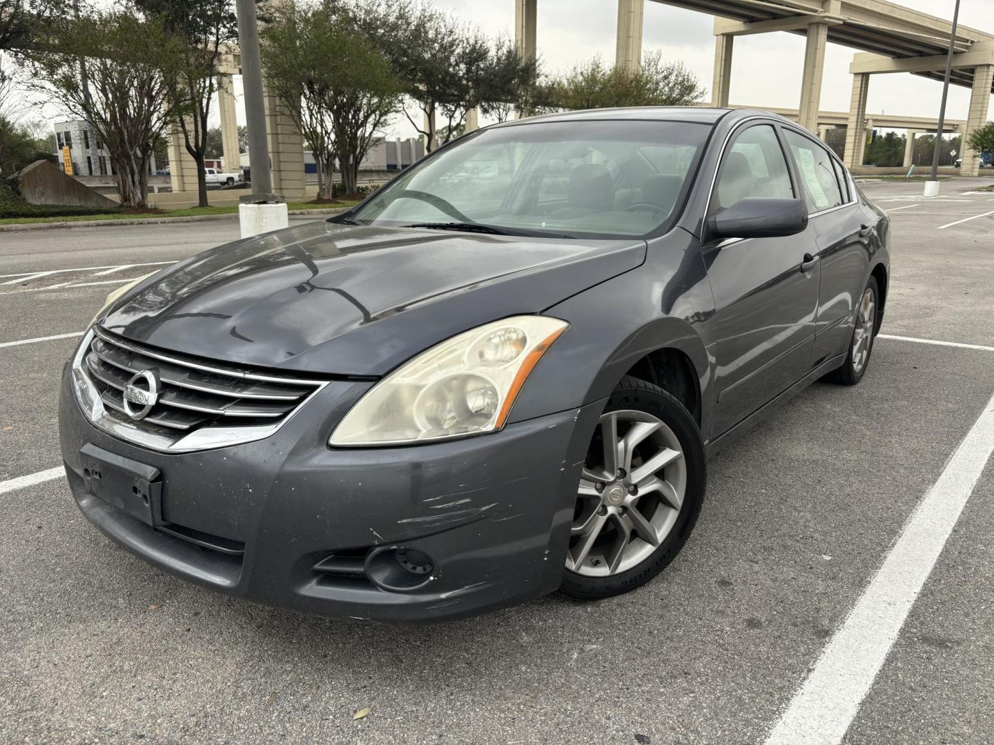 2010 Gray Nissan Altima 2.5 (1N4AL2AP6AN) with an 2.5L L4 DOHC 16V engine, 6-Speed Manual transmission, located at 5005 Telephone Rd., Houston, TX, 77087, (713) 641-0980, 29.690666, -95.298683 - Photo#0