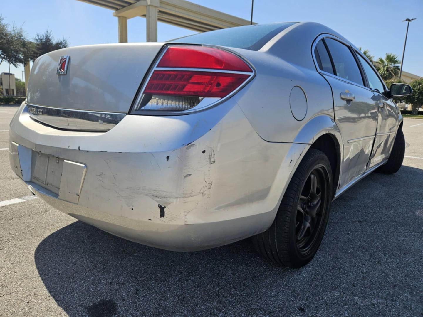 2007 silver Saturn Aura XE (1G8ZS57N17F) with an 3.5L V6 12V OHV engine, 4-Speed Automatic Overdrive transmission, located at 5005 Telephone Rd., Houston, TX, 77087, (713) 641-0980, 29.690666, -95.298683 - Photo#3