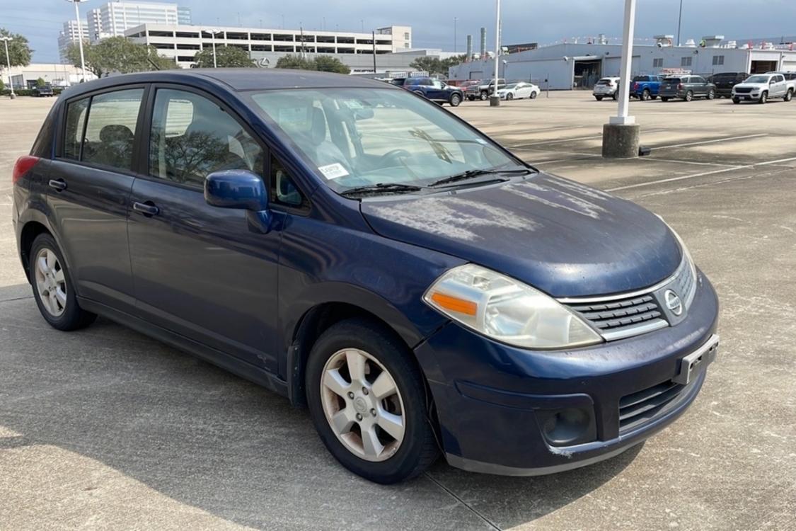 2007 Blue Nissan Versa 1.8 S (3N1BC13E27L) with an 1.8L L4 DOHC 16V engine, located at 5005 Telephone Rd., Houston, TX, 77087, (713) 641-0980, 29.690666, -95.298683 - Photo #0