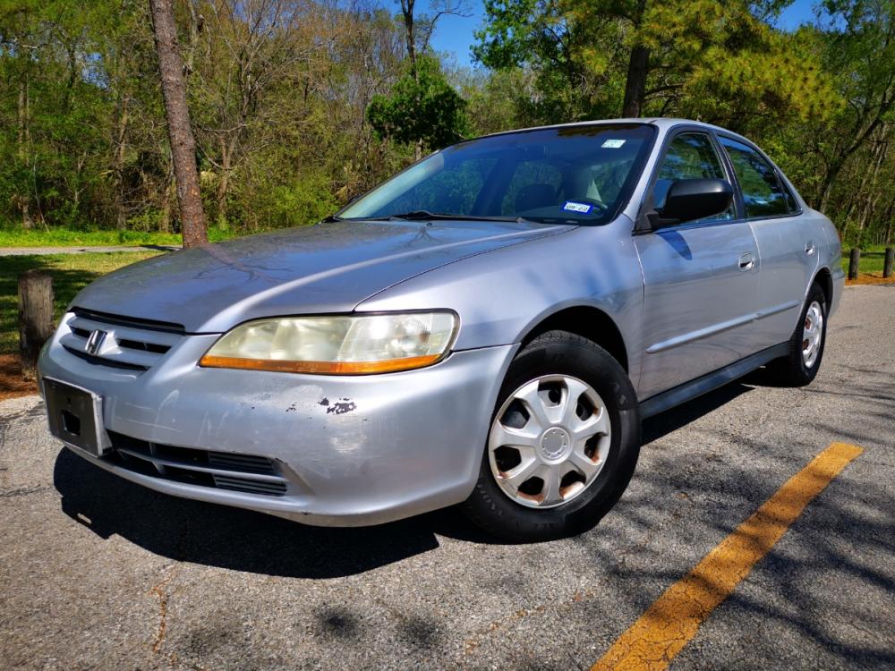 2002 silver Honda Accord Value Package Sedan (1HGCF86682A) with an 2.3L L4 SOHC 16V engine, 4-Speed Automatic Overdrive transmission, located at 5005 Telephone Rd., Houston, TX, 77087, (713) 641-0980, 29.690666, -95.298683 - Photo #0