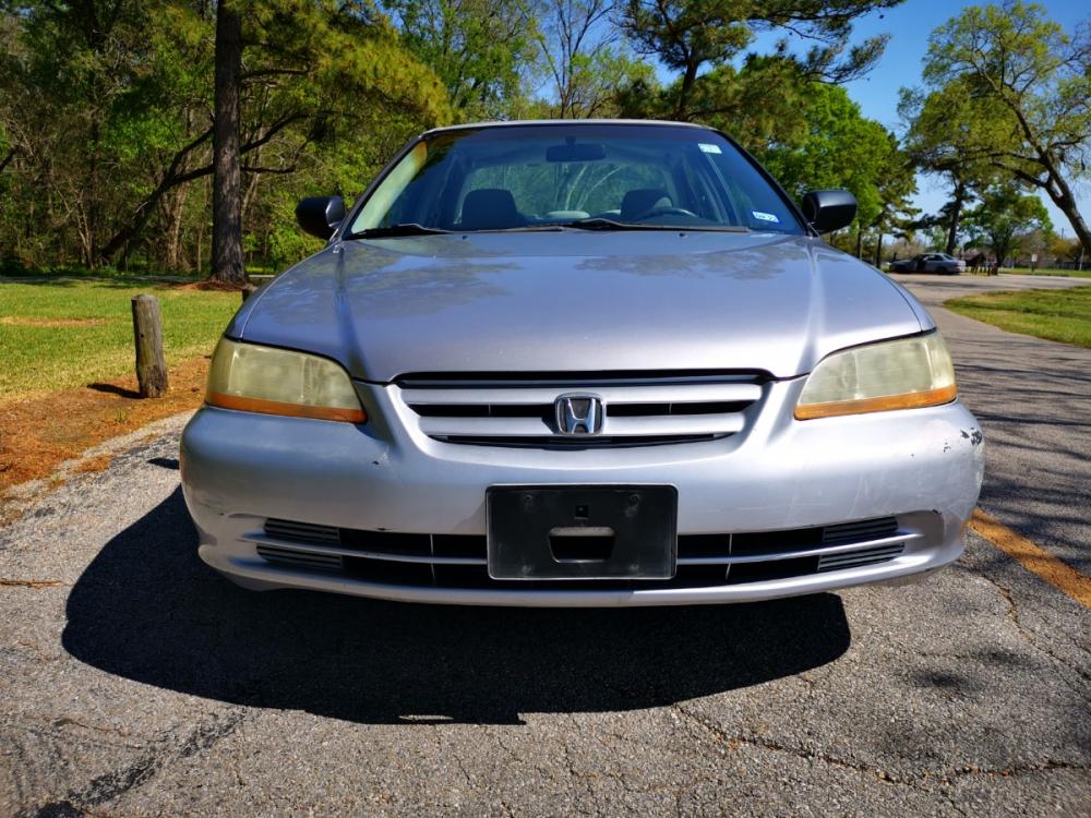 2002 silver Honda Accord Value Package Sedan (1HGCF86682A) with an 2.3L L4 SOHC 16V engine, 4-Speed Automatic Overdrive transmission, located at 5005 Telephone Rd., Houston, TX, 77087, (713) 641-0980, 29.690666, -95.298683 - Photo #1