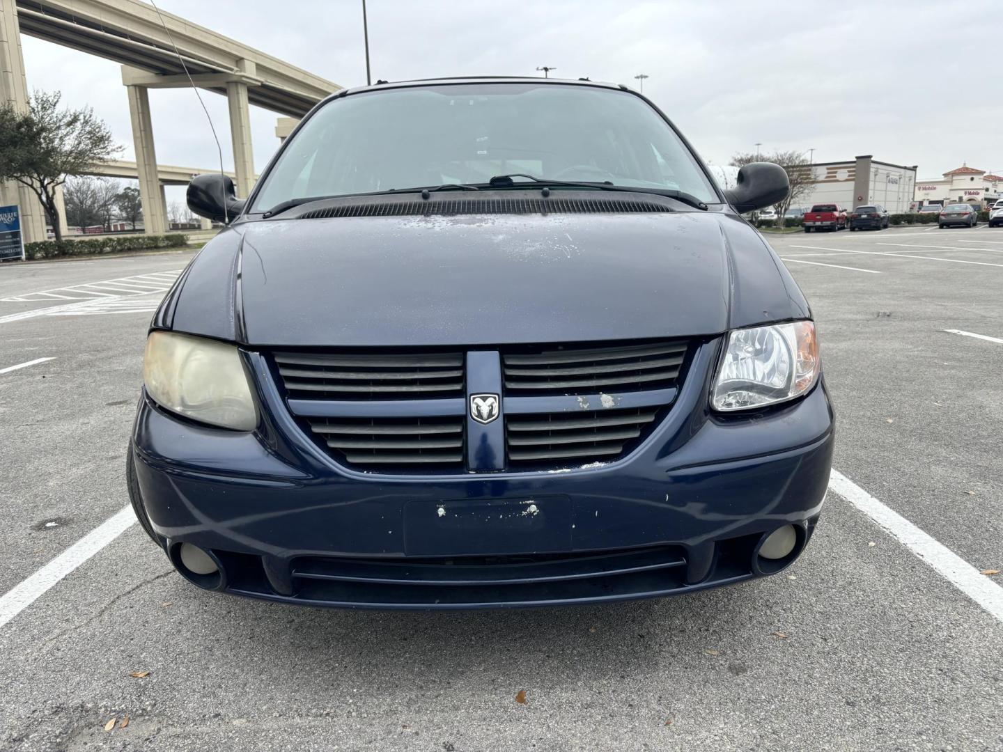 2005 Blue Dodge Grand Caravan SXT (2D4GP44L25R) with an 3.8L V6 OHV 12V engine, 4-Speed Automatic Overdrive transmission, located at 5005 Telephone Rd., Houston, TX, 77087, (713) 641-0980, 29.690666, -95.298683 - Photo#1