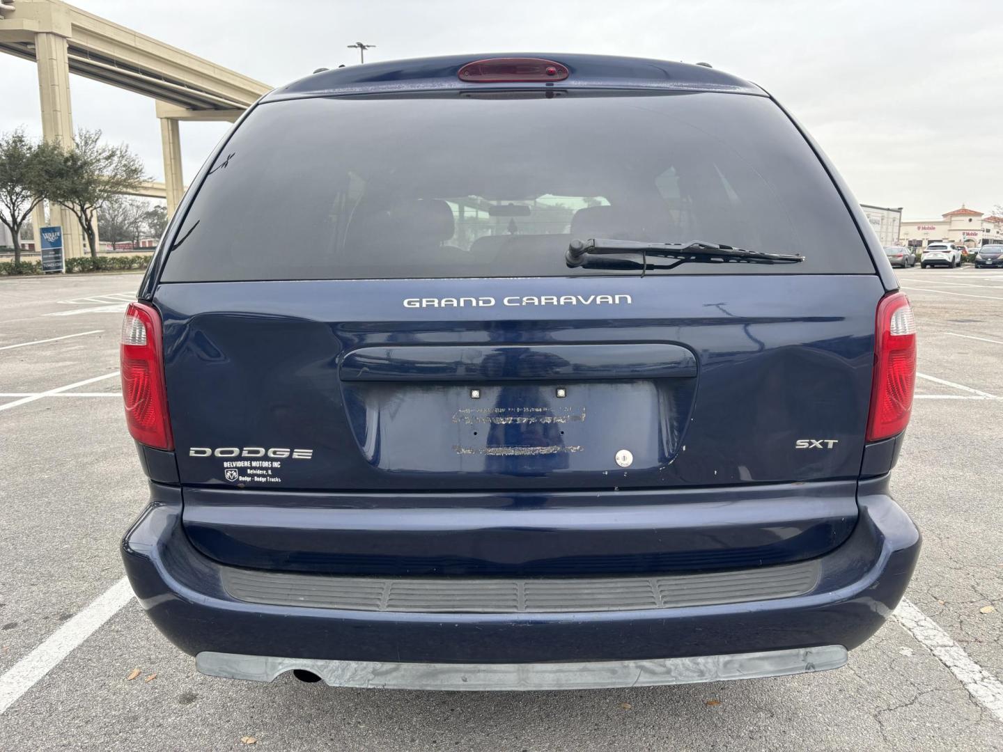 2005 Blue Dodge Grand Caravan SXT (2D4GP44L25R) with an 3.8L V6 OHV 12V engine, 4-Speed Automatic Overdrive transmission, located at 5005 Telephone Rd., Houston, TX, 77087, (713) 641-0980, 29.690666, -95.298683 - Photo#3