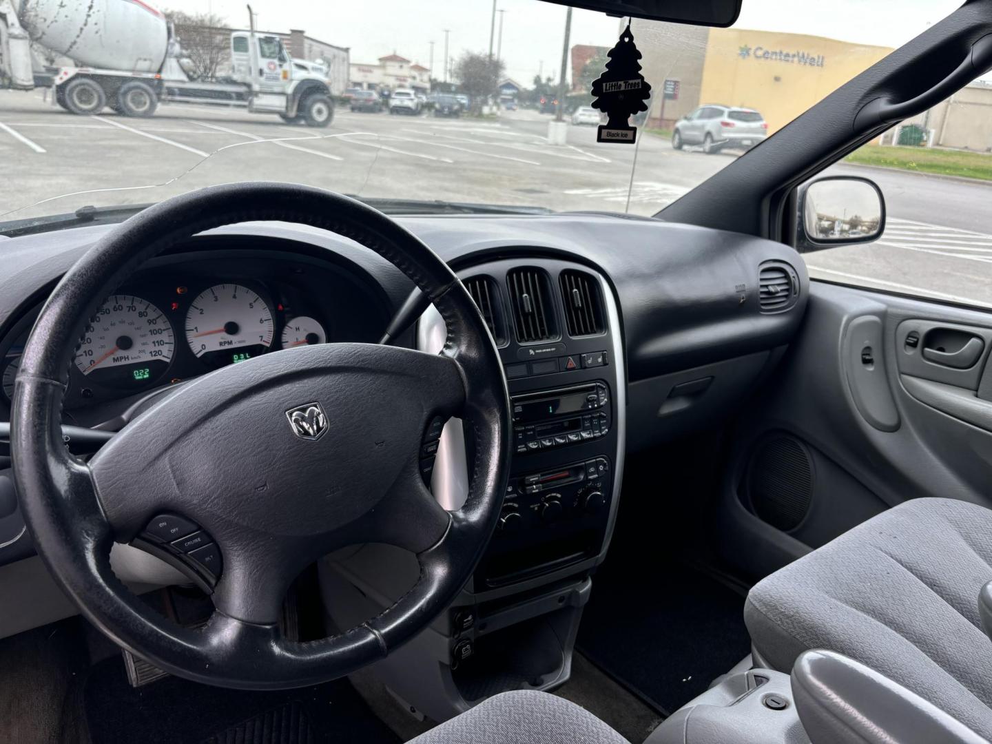 2005 Blue Dodge Grand Caravan SXT (2D4GP44L25R) with an 3.8L V6 OHV 12V engine, 4-Speed Automatic Overdrive transmission, located at 5005 Telephone Rd., Houston, TX, 77087, (713) 641-0980, 29.690666, -95.298683 - Photo#7