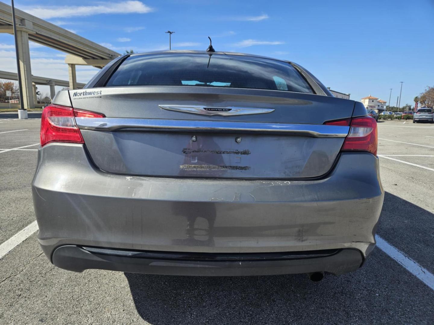 2013 Gray Chrysler 200 Touring (1C3CCBBB9DN) with an 2.4L L4 DOHC 16V engine, 6-Speed Automatic transmission, located at 5005 Telephone Rd., Houston, TX, 77087, (713) 641-0980, 29.690666, -95.298683 - Photo#4