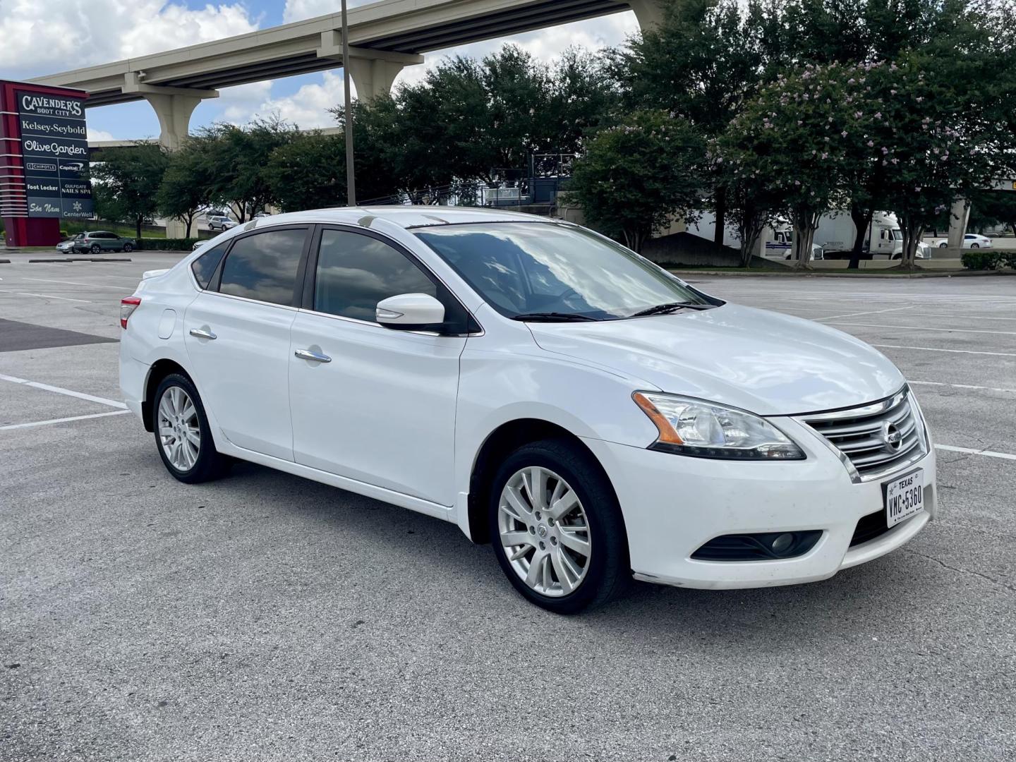 2015 white Nissan Sentra S 6MT (3N1AB7AP3FY) with an 1.8L L4 SFI DOHC 16V engine, 6-Speed Manual transmission, located at 5005 Telephone Rd., Houston, TX, 77087, (713) 641-0980, 29.690666, -95.298683 - Photo#3