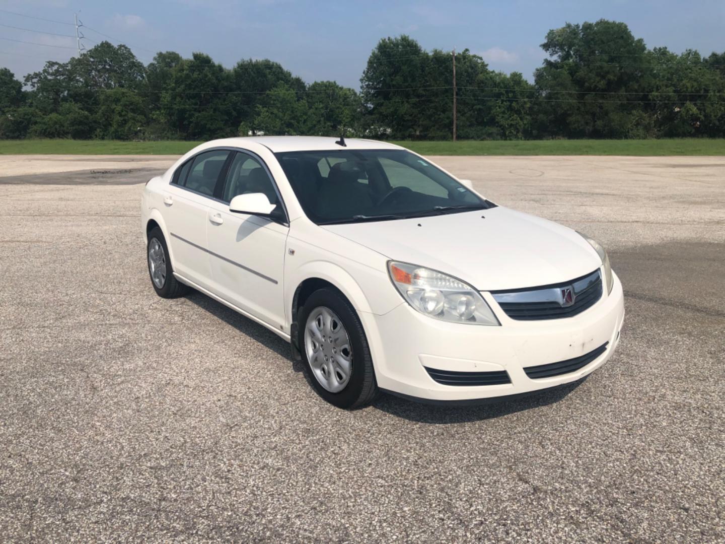 2008 white Saturn Aura XE with an 3.5L V6 12V OHV engine, 4-Speed Automatic Overdrive transmission, located at 5005 Telephone Rd., Houston, TX, 77087, (713) 641-0980, 29.690666, -95.298683 - Photo#0