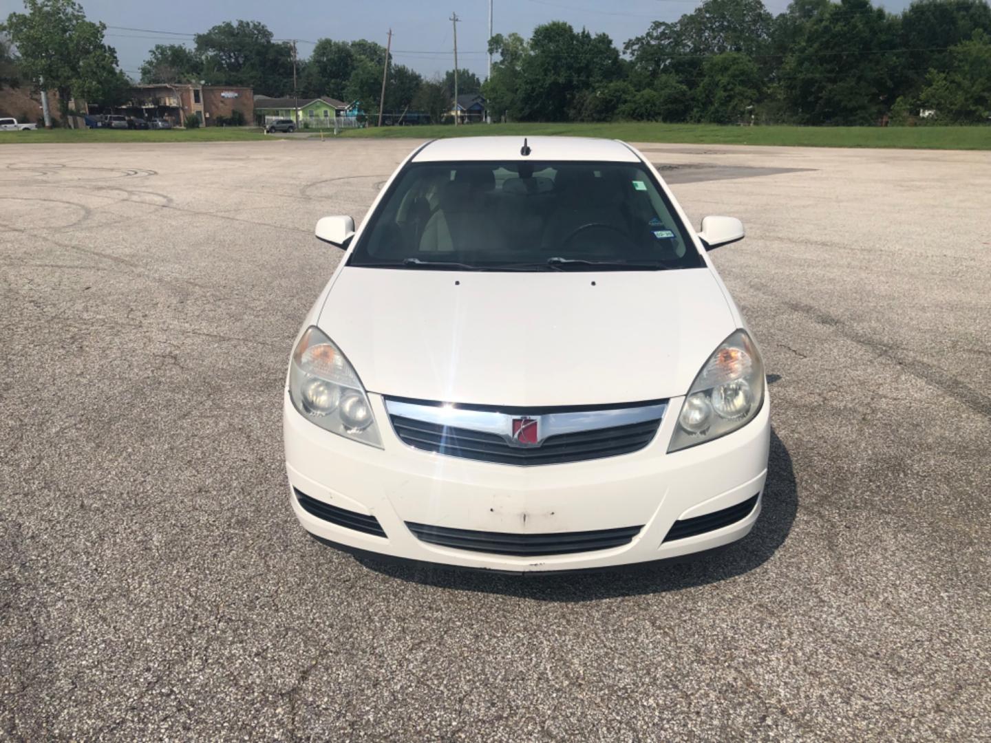 2008 white Saturn Aura XE with an 3.5L V6 12V OHV engine, 4-Speed Automatic Overdrive transmission, located at 5005 Telephone Rd., Houston, TX, 77087, (713) 641-0980, 29.690666, -95.298683 - Photo#2