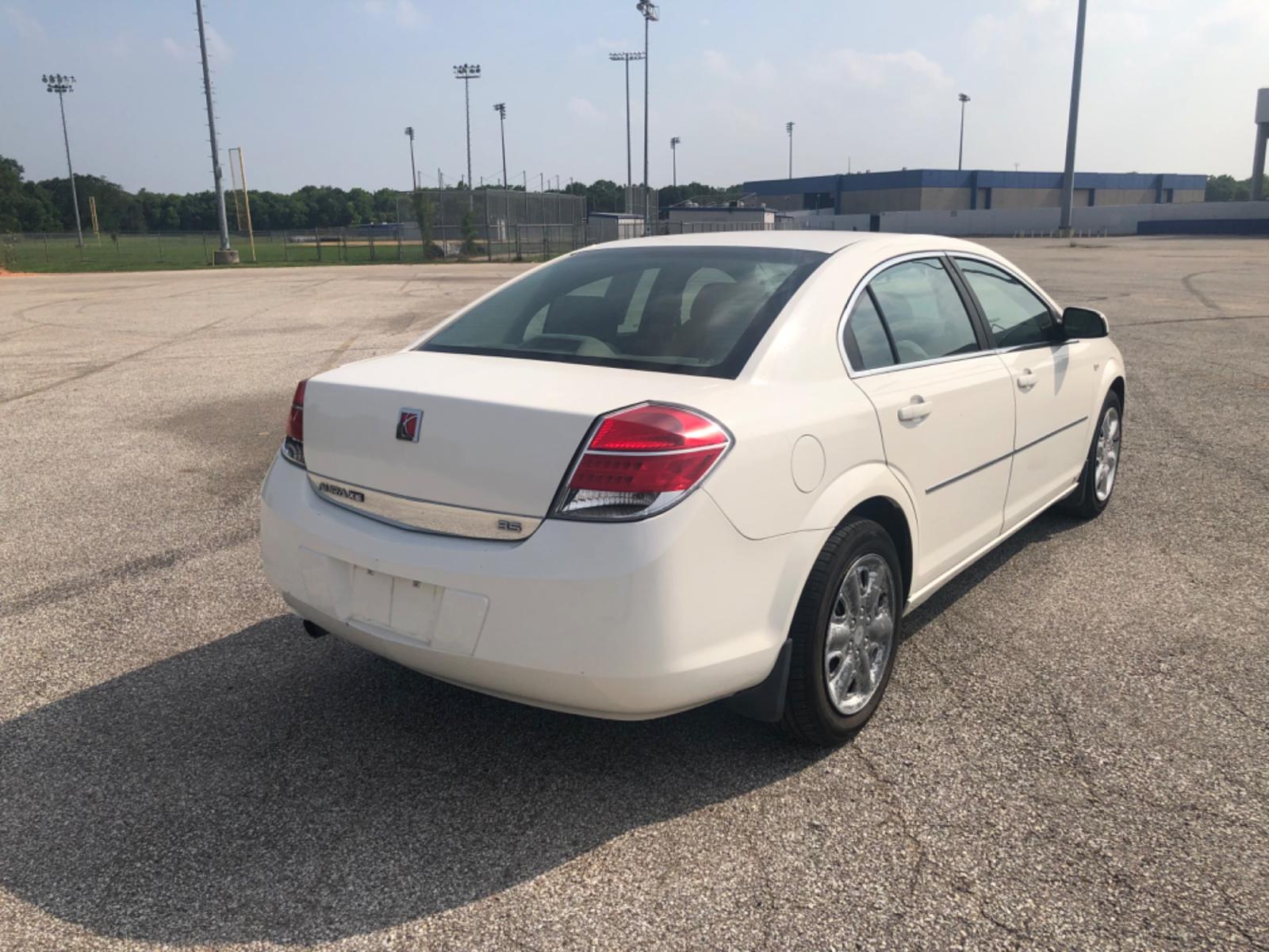 2008 white Saturn Aura XE with an 3.5L V6 12V OHV engine, 4-Speed Automatic Overdrive transmission, located at 5005 Telephone Rd., Houston, TX, 77087, (713) 641-0980, 29.690666, -95.298683 - Photo #5