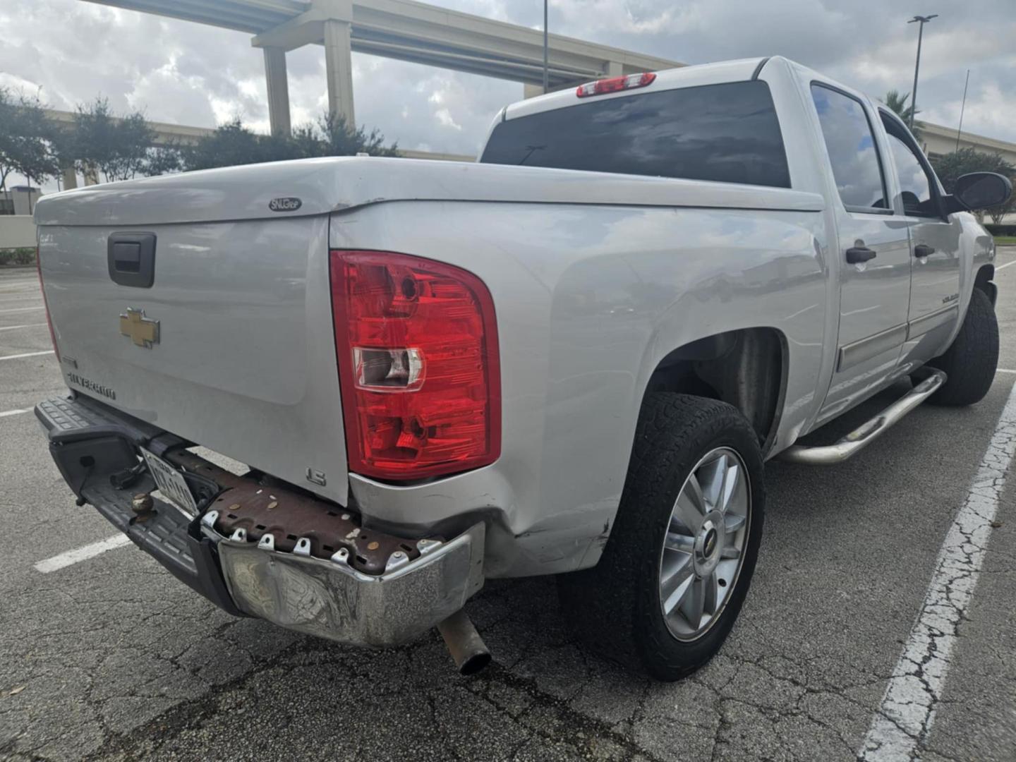 2011 Chevrolet Silverado 1500 LS photo 4