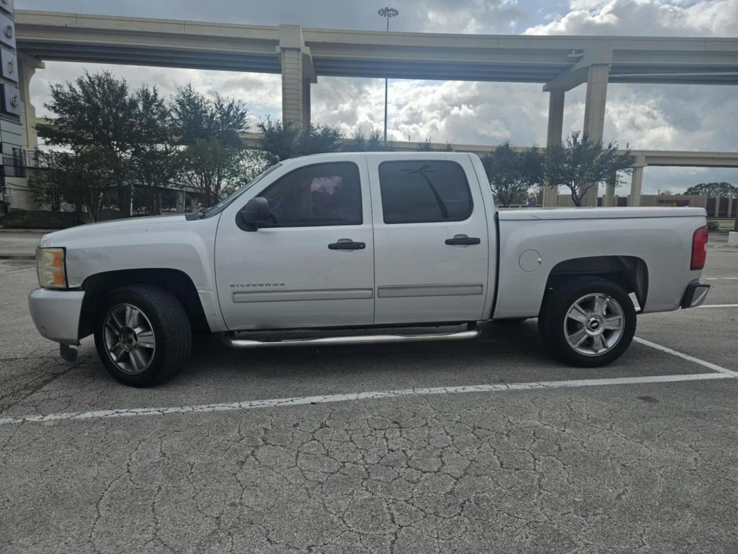 2011 Chevrolet Silverado 1500 LS photo 3