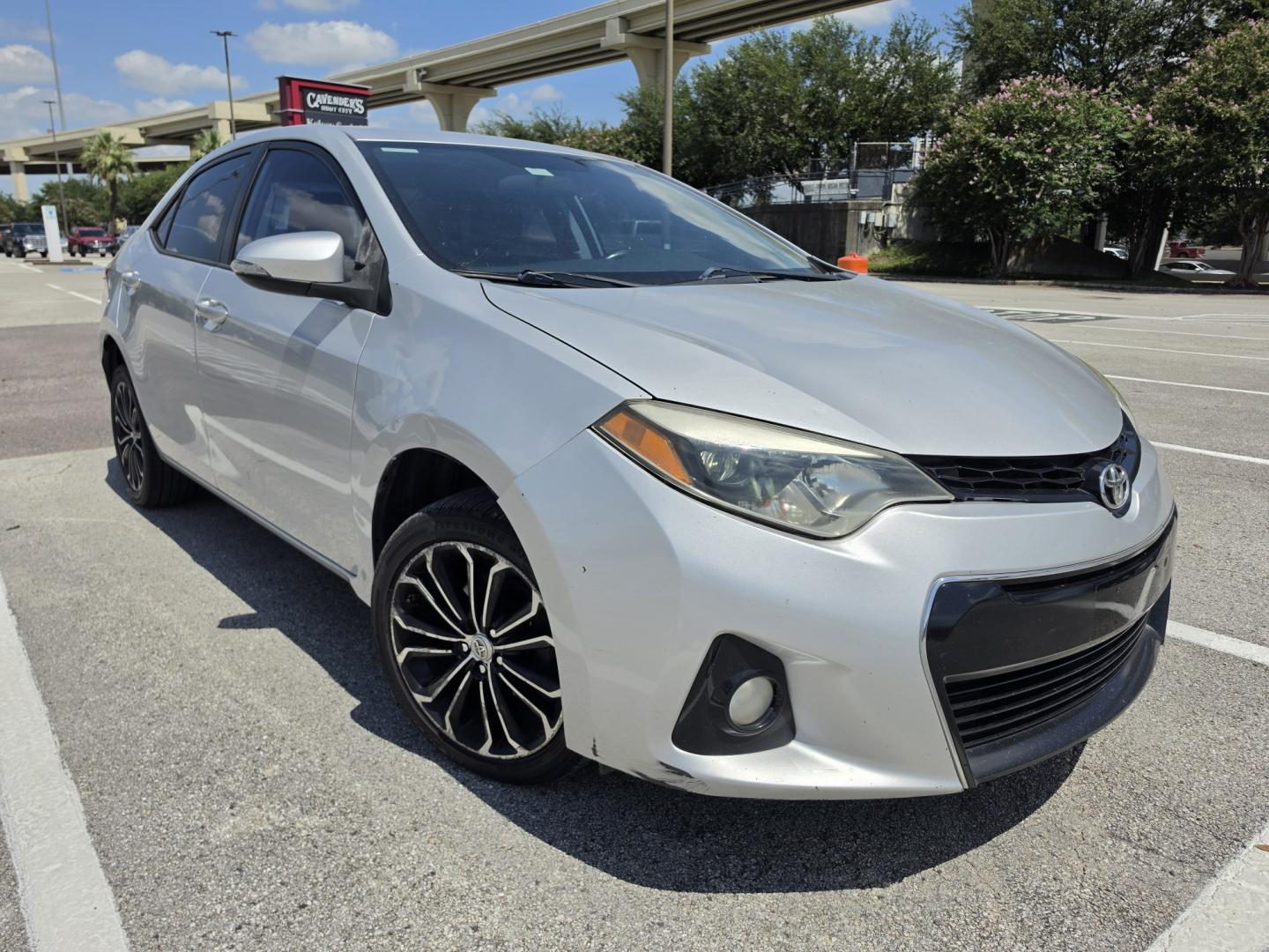 2014 silver /Black Toyota Corolla L 4-Speed AT (5YFBURHE8EP) with an 1.8L L4 DOHC 16V engine, 4-Speed Automatic transmission, located at 5005 Telephone Rd., Houston, TX, 77087, (713) 641-0980, 29.690666, -95.298683- Photo#3