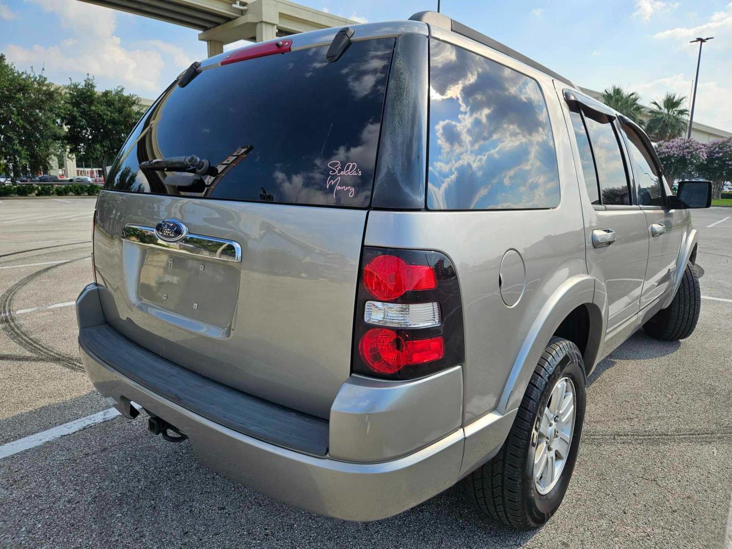 2008 silver Ford Explorer (1FMEU63E38U) , located at 5005 Telephone Rd., Houston, TX, 77087, (713) 641-0980, 29.690666, -95.298683 - Photo#4