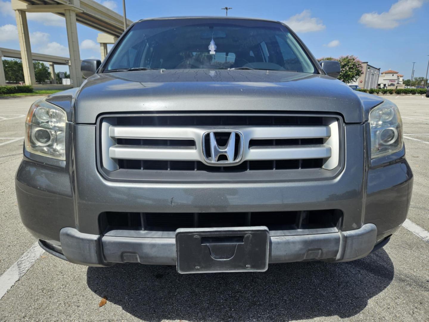 2007 silver Honda Pilot (5FNYF28407B) , located at 5005 Telephone Rd., Houston, TX, 77087, (713) 641-0980, 29.690666, -95.298683 - Photo#1