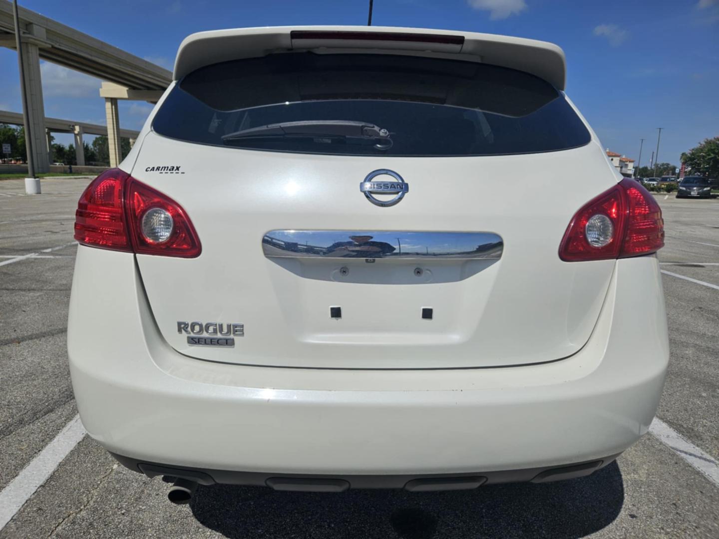 2015 white Nissan Rogue Select (JN8AS5MT3FW) , located at 5005 Telephone Rd., Houston, TX, 77087, (713) 641-0980, 29.690666, -95.298683 - Photo#3