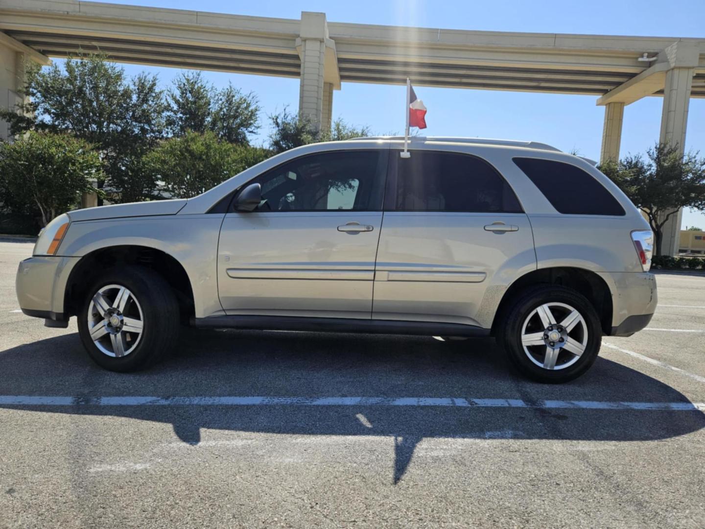 2009 Tan Chevrolet Equinox LT2 2WD (2CNDL53F096) with an 3.4L V6 OHV 12V engine, 5-Speed Automatic transmission, located at 5005 Telephone Rd., Houston, TX, 77087, (713) 641-0980, 29.690666, -95.298683 - Photo#2