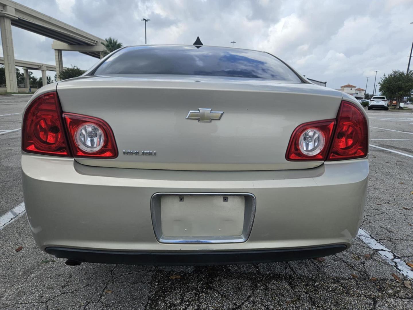 2012 Gray Chevrolet Malibu 1LT (1G1ZC5E07CF) with an 2.4L L4 DOHC 16V engine, 6-Speed Automatic transmission, located at 5005 Telephone Rd., Houston, TX, 77087, (713) 641-0980, 29.690666, -95.298683 - Photo#4