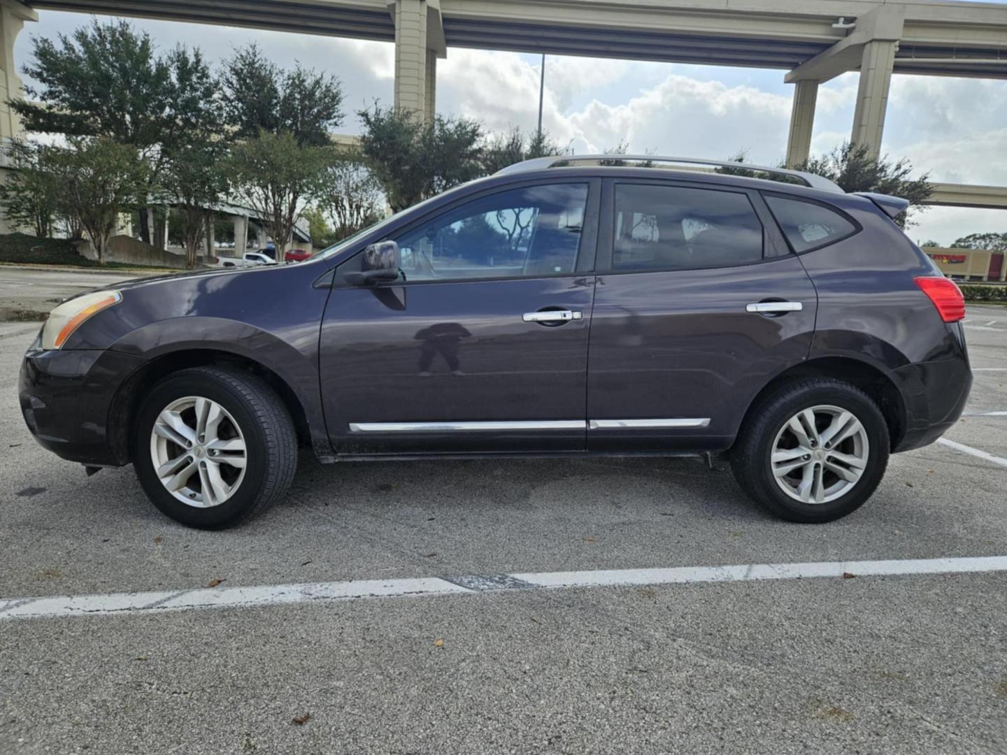 2012 Nissan Rogue SV photo 3