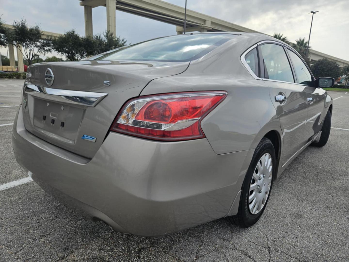 2013 Nissan Altima Sedan S photo 4