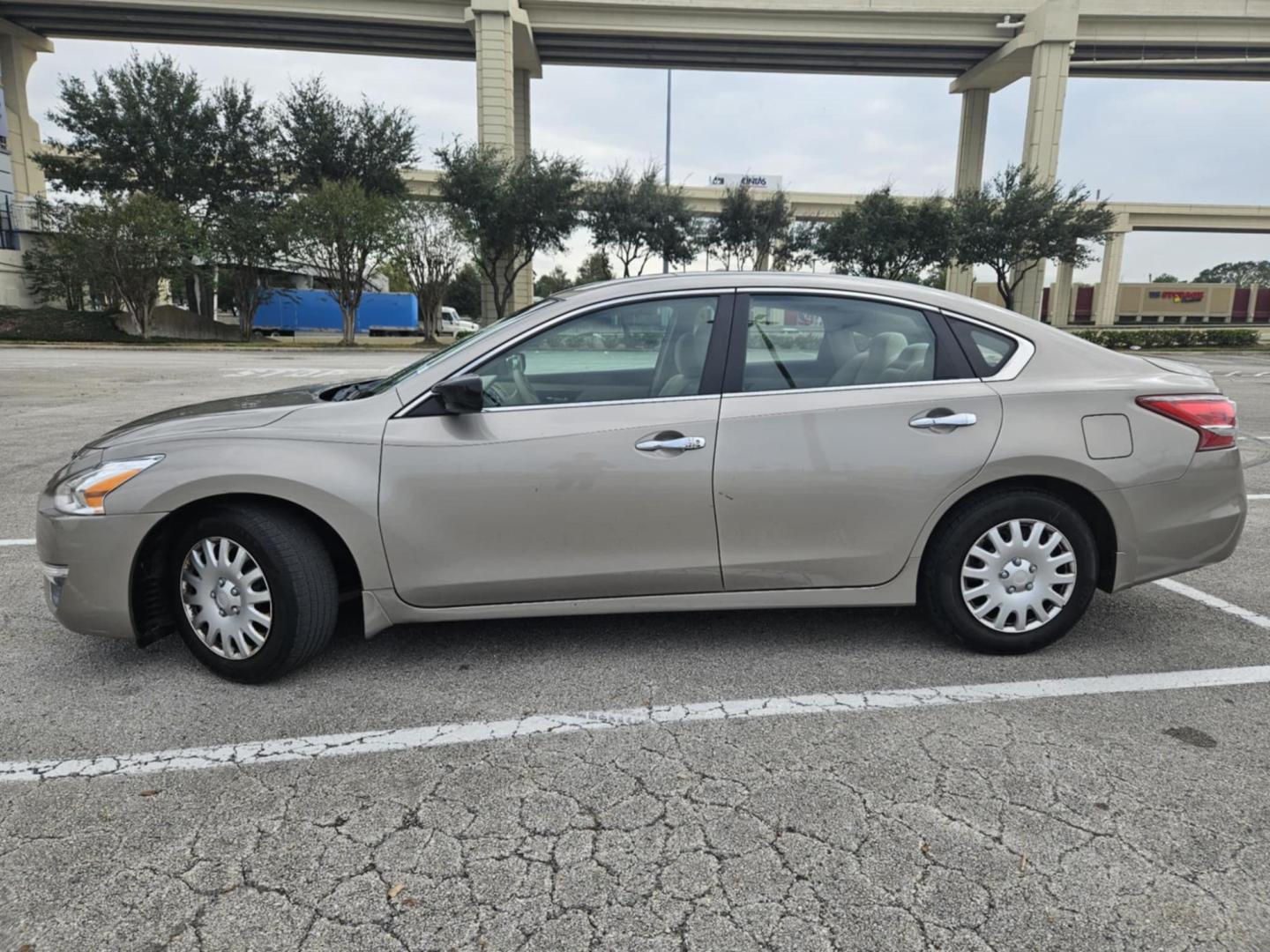 2013 Nissan Altima Sedan S photo 3