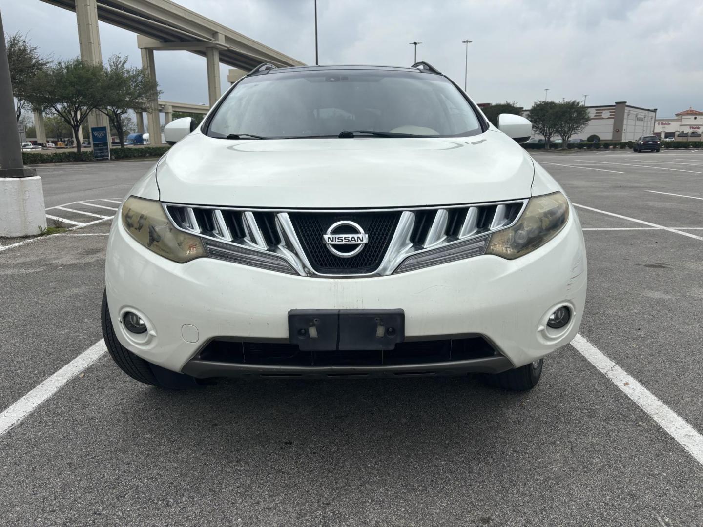 2009 white Nissan Murano LE AWD (JN8AZ18W09W) with an 3.5L V6 DOHC 24V engine, Automatic CVT Overdrive transmission, located at 5005 Telephone Rd., Houston, TX, 77087, (713) 641-0980, 29.690666, -95.298683 - Photo#1