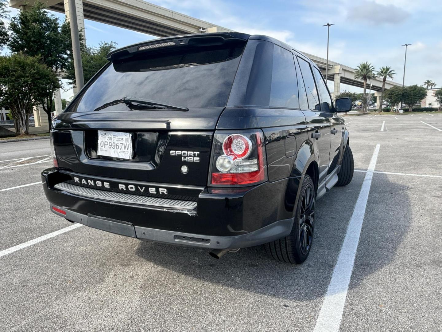 2011 Black Land Rover Range Rover Sport HSE (SALSK2D48BA) with an 4.4L V8 DOHC 32V engine, 6-Speed Automatic transmission, located at 5005 Telephone Rd., Houston, TX, 77087, (713) 641-0980, 29.690666, -95.298683- Photo#4