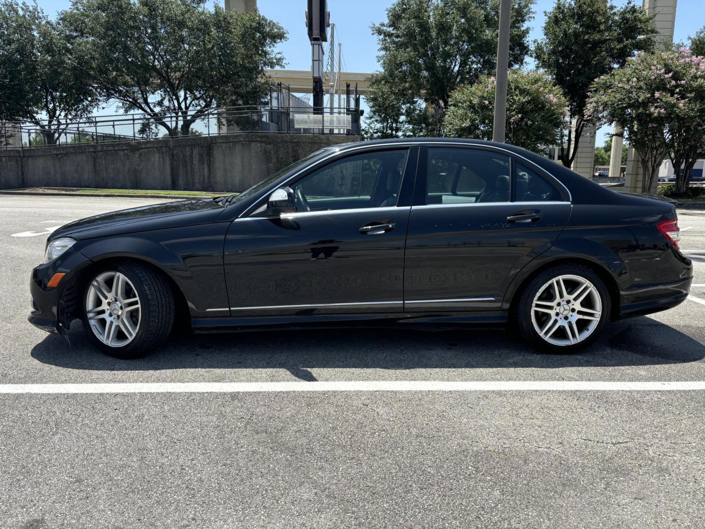 2008 Black Mercedes-Benz C-Class C350 Sport Sedan (WDDGF56X28F) with an 3.5L V6 DOHC 24V engine, 7-Speed Automatic Overdrive transmission, located at 5005 Telephone Rd., Houston, TX, 77087, (713) 641-0980, 29.690666, -95.298683 - Photo#2