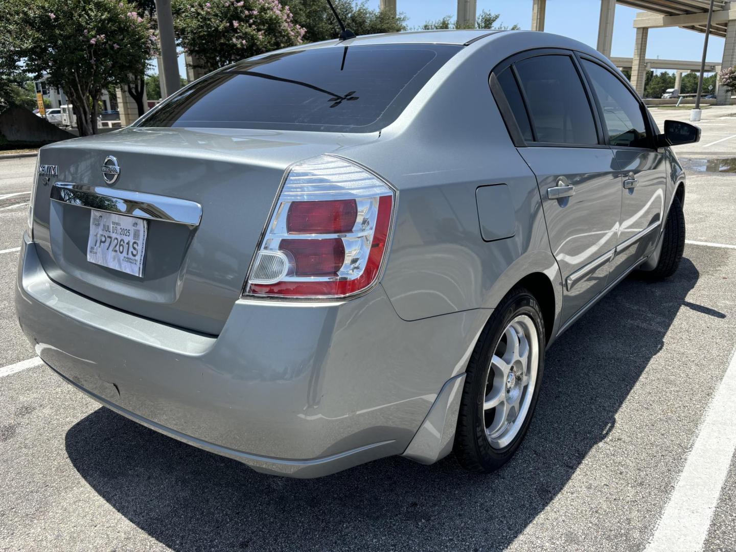 2010 Gray Nissan Sentra 2.0 (3N1AB6AP9AL) with an 2.0L L4 DOHC 16V engine, Continuously Variable Transmisson transmission, located at 5005 Telephone Rd., Houston, TX, 77087, (713) 641-0980, 29.690666, -95.298683 - Photo#4