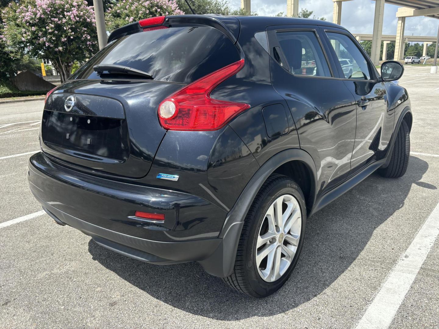 2014 Black Nissan Juke S FWD (JN8AF5MR9ET) with an 1.6L L4 DOHC 16V engine, Continuously Variable Transmission transmission, located at 5005 Telephone Rd., Houston, TX, 77087, (713) 641-0980, 29.690666, -95.298683 - Photo#4