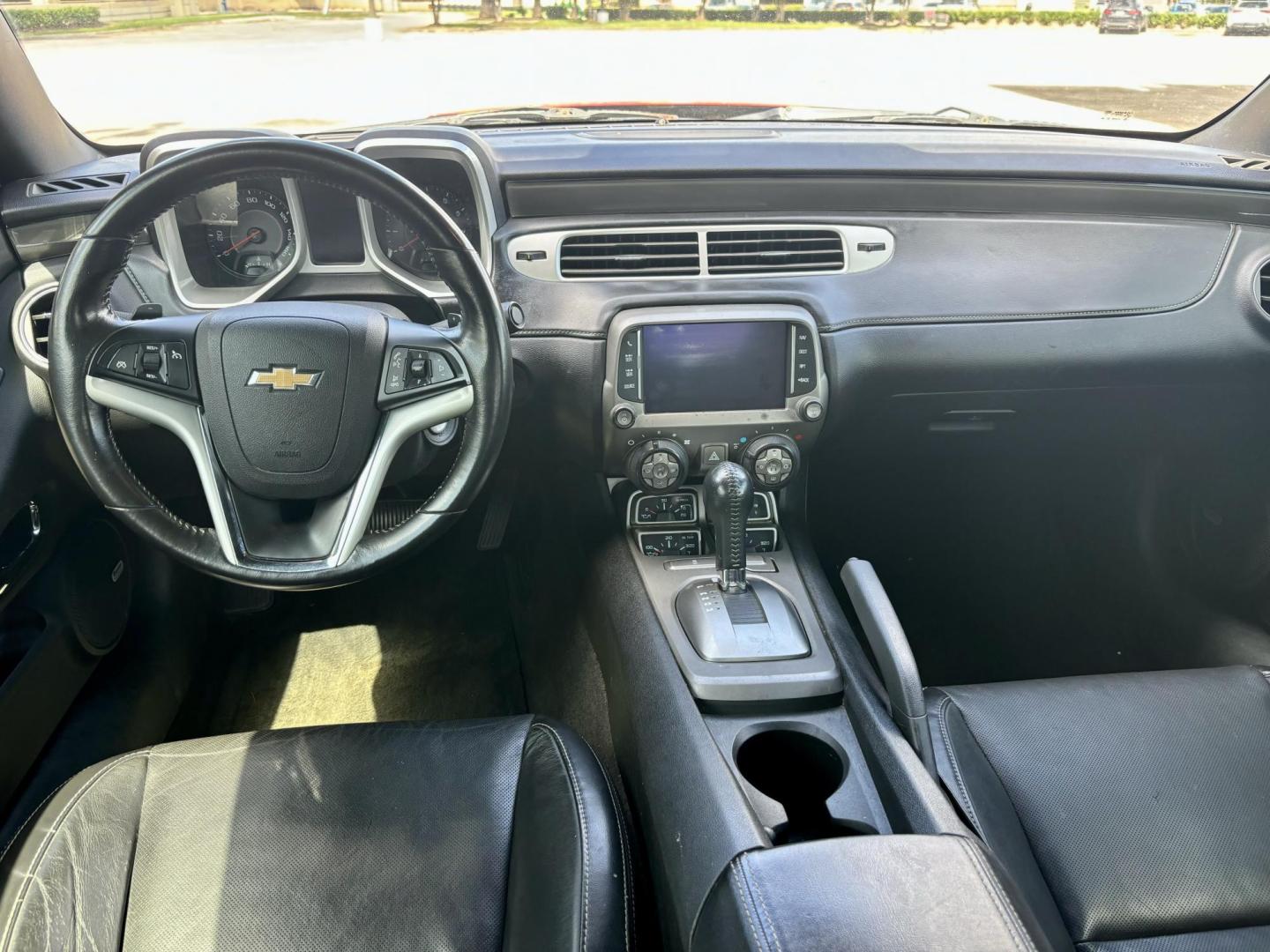 2014 Red Chevrolet Camaro Coupe 2LT (2G1FC1E37E9) with an 3.6L V6 DOHC 24V FFV engine, 6-Speed Automatic transmission, located at 5005 Telephone Rd., Houston, TX, 77087, (713) 641-0980, 29.690666, -95.298683 - Photo#8