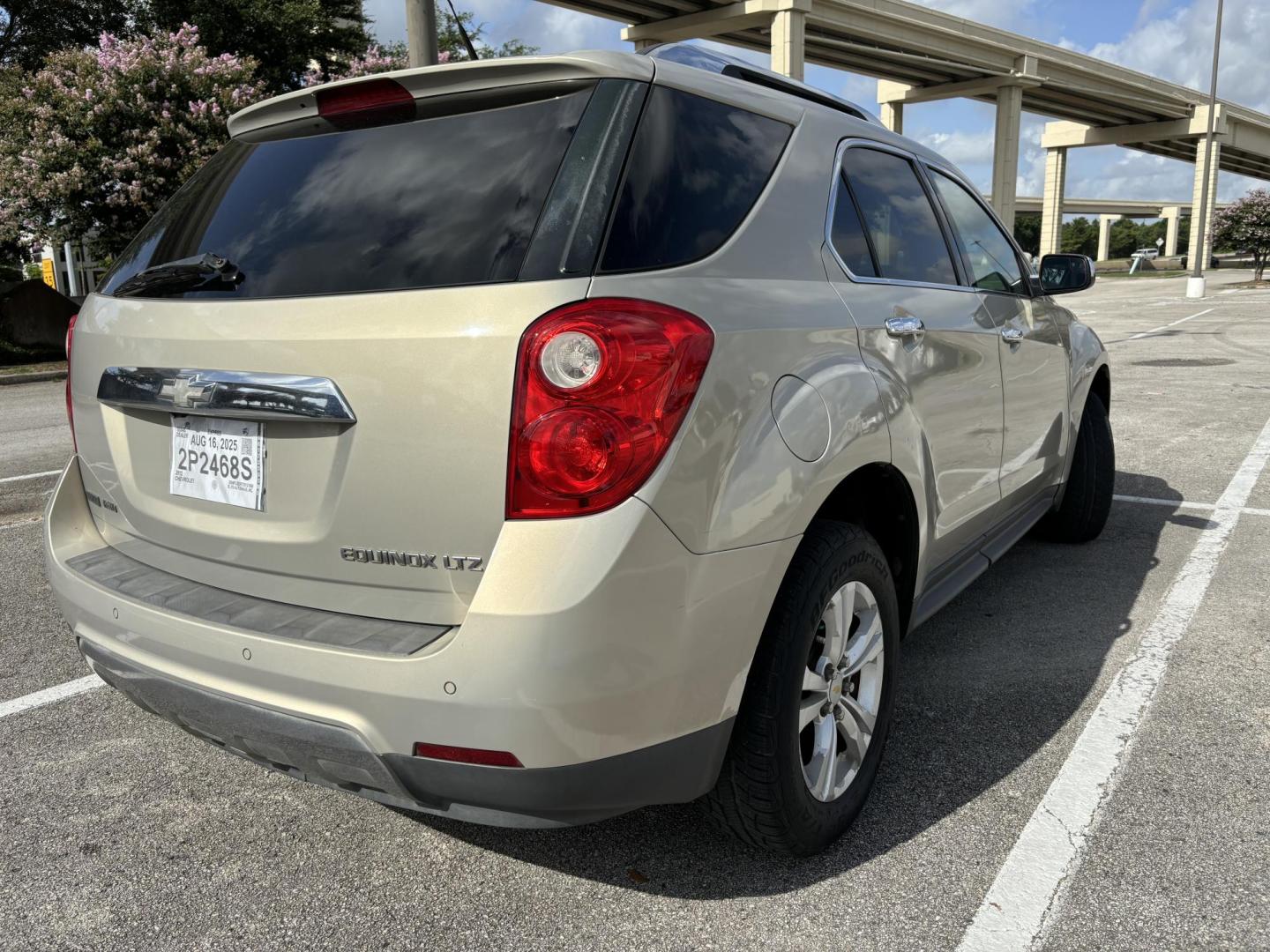 2012 Tan Chevrolet Equinox LTZ AWD (2GNFLGEK7C6) with an 2.4L L4 DOHC 16V engine, 6-Speed Automatic transmission, located at 5005 Telephone Rd., Houston, TX, 77087, (713) 641-0980, 29.690666, -95.298683 - Photo#4