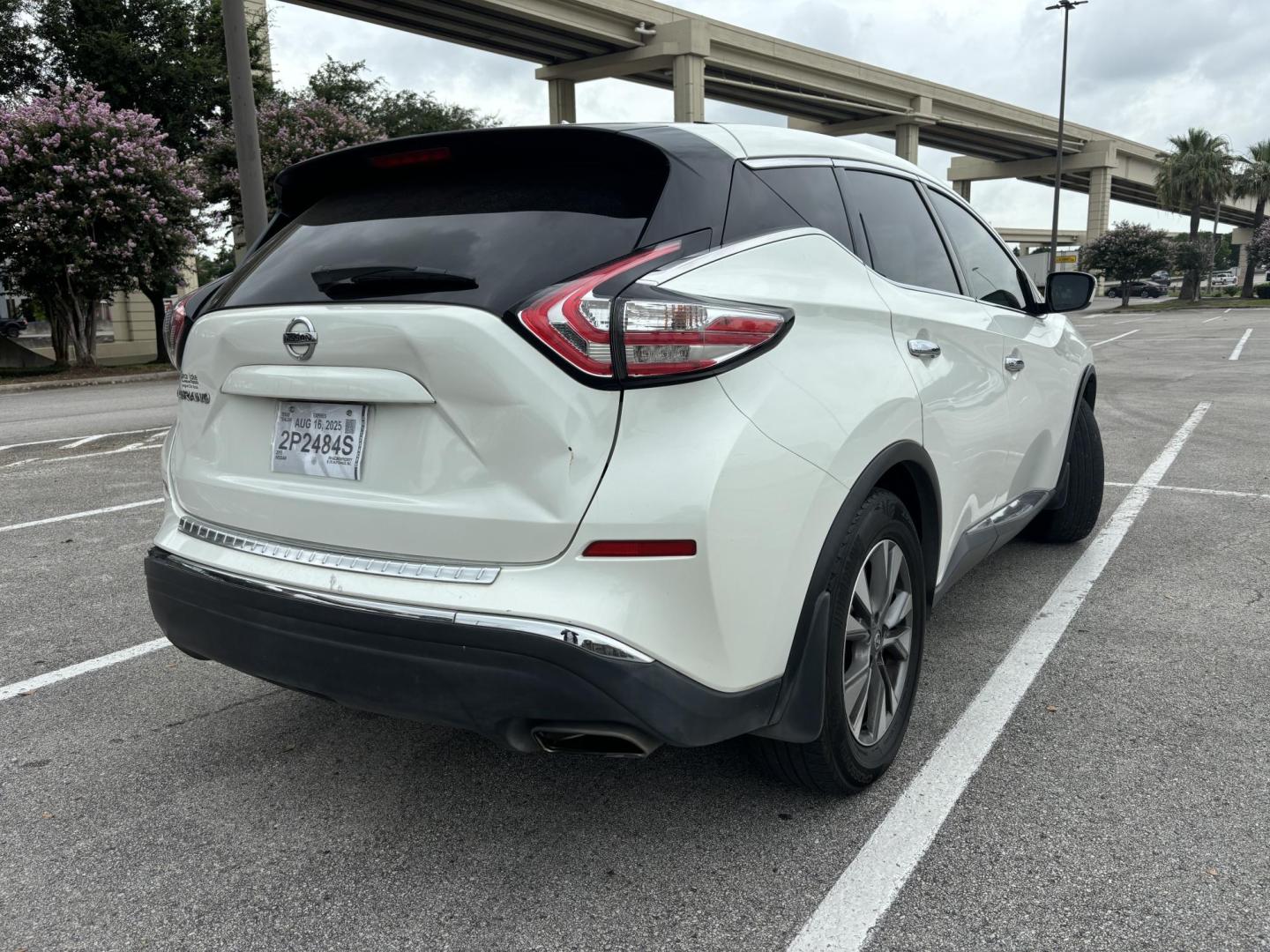 2015 White Nissan Murano Platinum FWD (5N1AZ2MG0FN) with an 3.5L V6 DOHC 24V engine, Continuously Variable Transmission transmission, located at 5005 Telephone Rd., Houston, TX, 77087, (713) 641-0980, 29.690666, -95.298683 - Photo#4