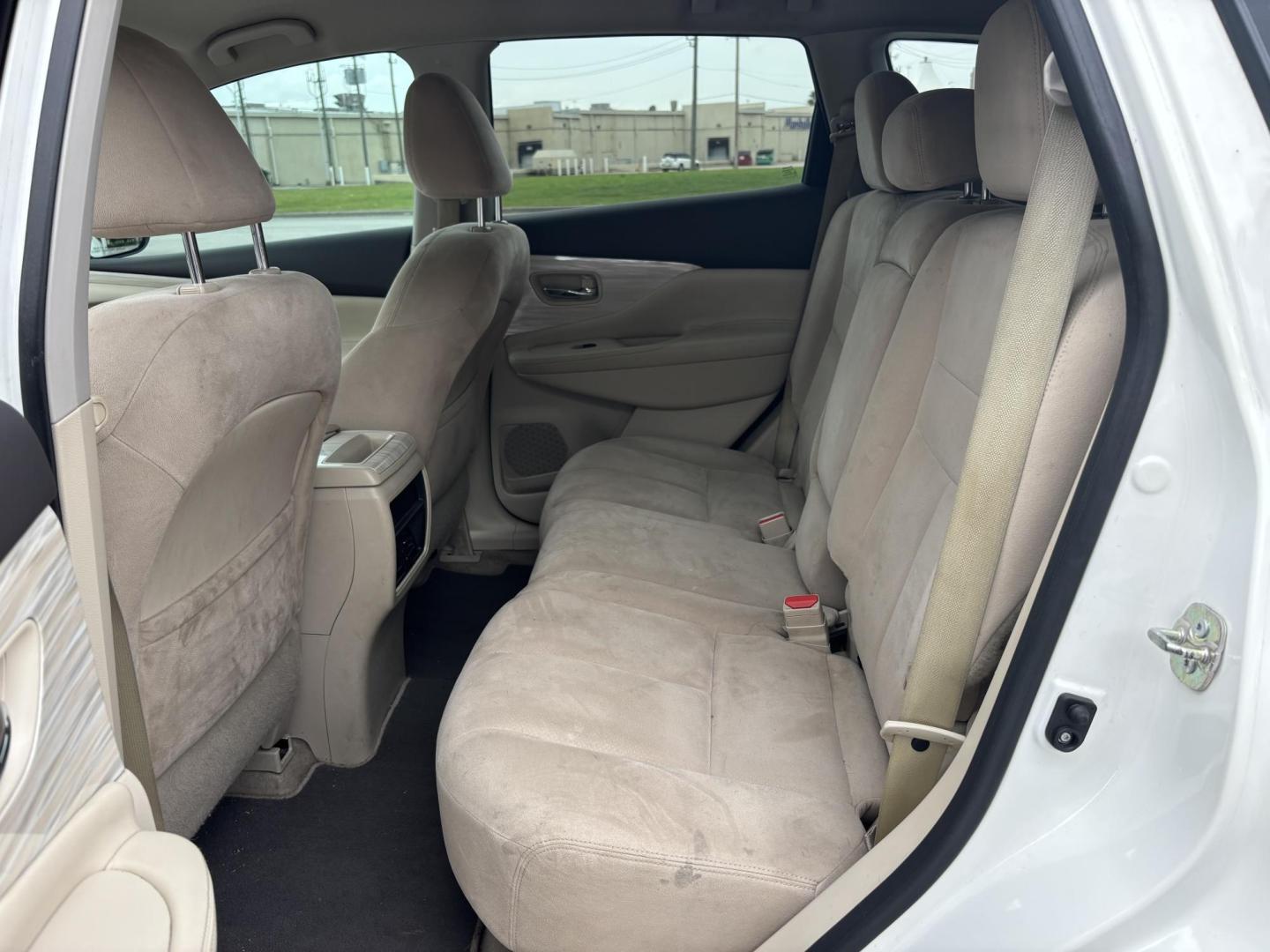 2015 White Nissan Murano Platinum FWD (5N1AZ2MG0FN) with an 3.5L V6 DOHC 24V engine, Continuously Variable Transmission transmission, located at 5005 Telephone Rd., Houston, TX, 77087, (713) 641-0980, 29.690666, -95.298683 - Photo#6
