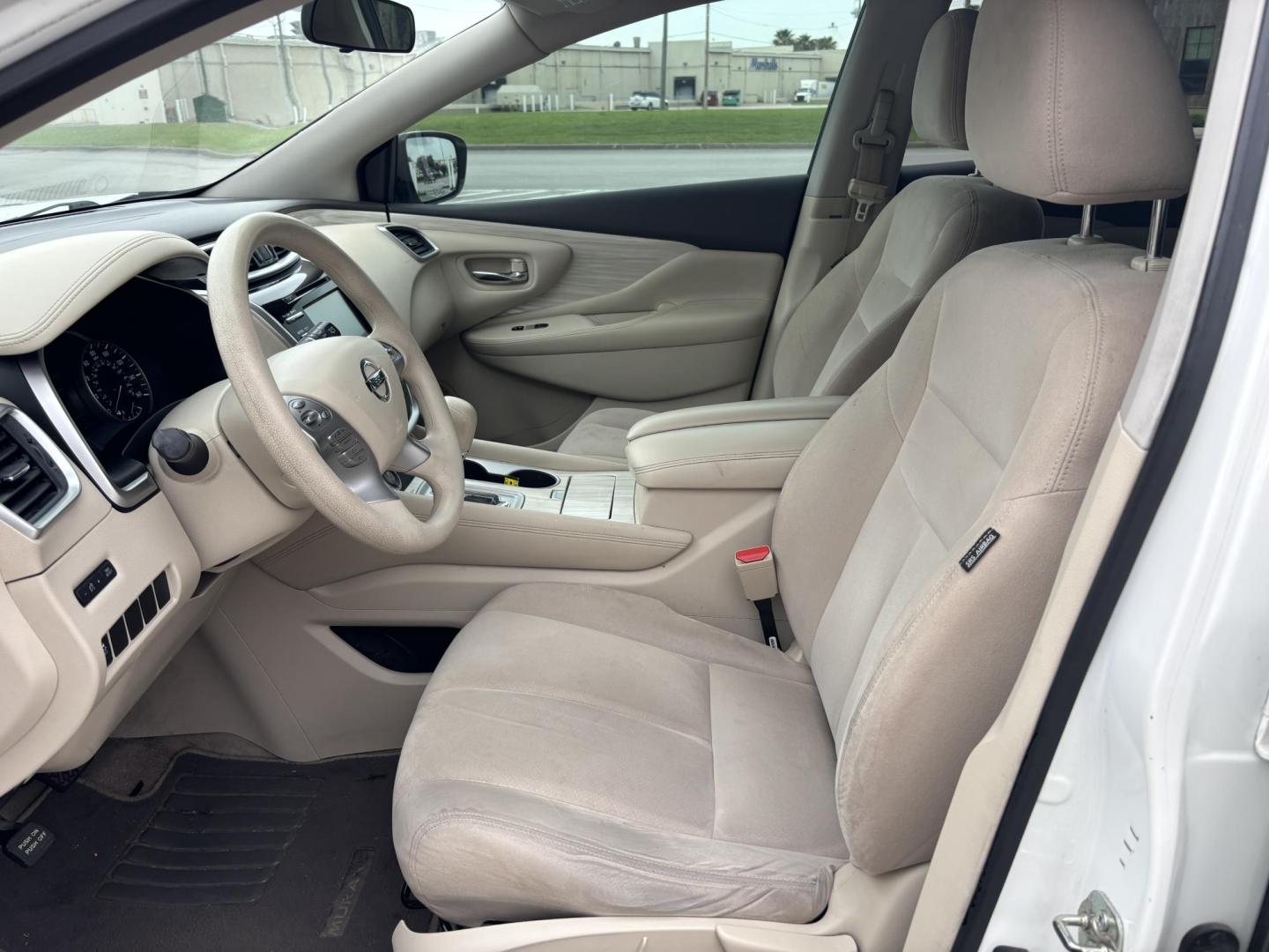 2015 White Nissan Murano Platinum FWD (5N1AZ2MG0FN) with an 3.5L V6 DOHC 24V engine, Continuously Variable Transmission transmission, located at 5005 Telephone Rd., Houston, TX, 77087, (713) 641-0980, 29.690666, -95.298683 - Photo#7