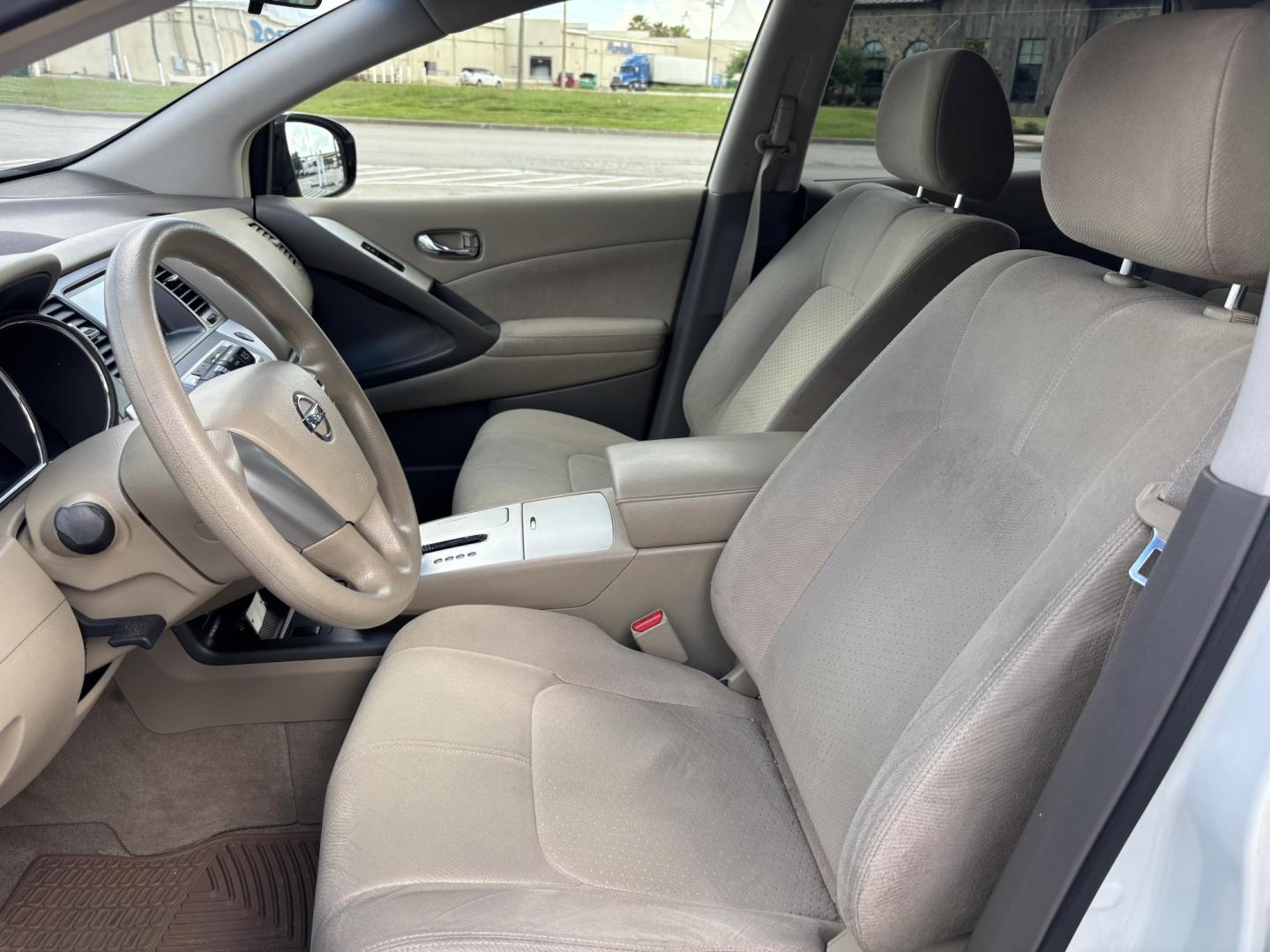 2013 White Nissan Murano SV (JN8AZ1MU3DW) with an 3.5L V6 DOHC 24V engine, Continuously Variable Transmission transmission, located at 5005 Telephone Rd., Houston, TX, 77087, (713) 641-0980, 29.690666, -95.298683 - Photo#7