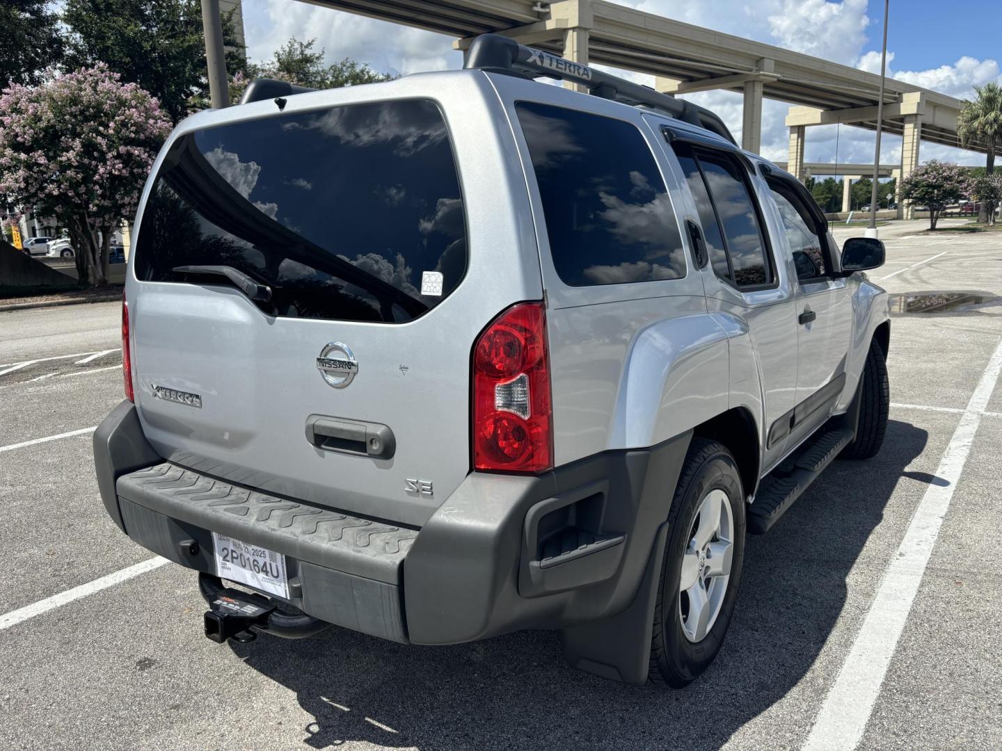 2008 silver Nissan Xterra S 2WD (5N1AN08U98C) with an 4.0L V6 DOHC 24V engine, located at 5005 Telephone Rd., Houston, TX, 77087, (713) 641-0980, 29.690666, -95.298683 - Photo#4