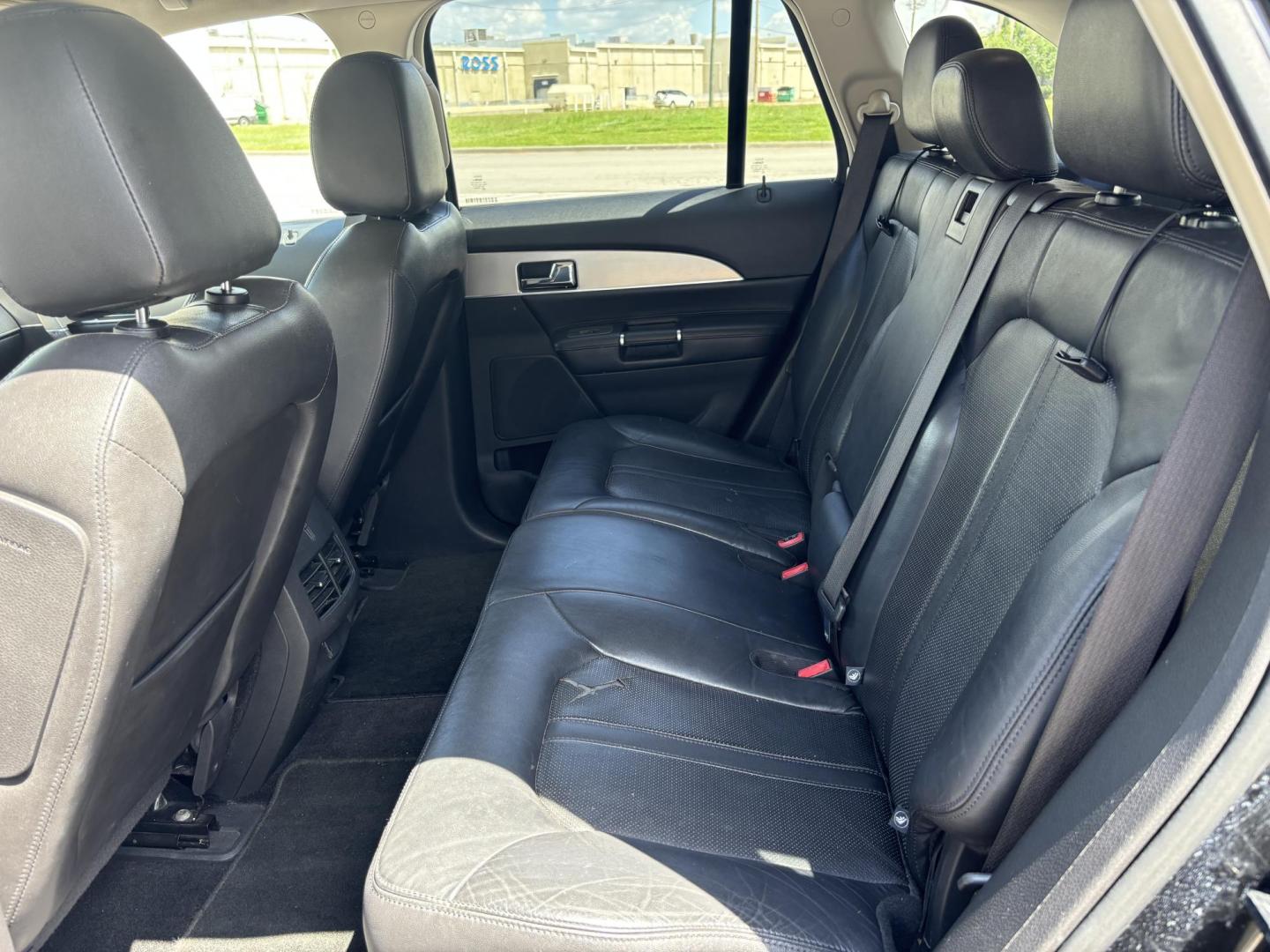 2013 Black Lincoln MKX FWD (2LMDJ6JK3DB) with an 3.7L V6 DOHC 24V engine, 6-Speed Automatic transmission, located at 5005 Telephone Rd., Houston, TX, 77087, (713) 641-0980, 29.690666, -95.298683 - Photo#6