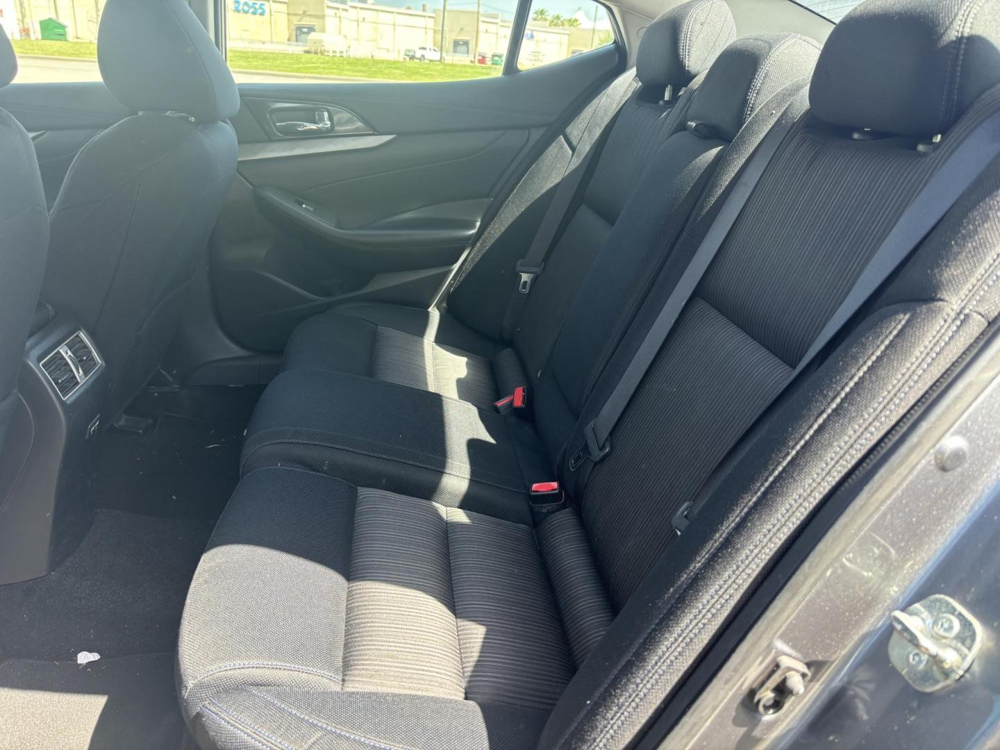 2018 Gray Nissan Maxima 3.5 SV (1N4AA6AP6JC) with an 3.5L V6 DOHC 24V engine, CVT transmission, located at 5005 Telephone Rd., Houston, TX, 77087, (713) 641-0980, 29.690666, -95.298683 - Photo#6