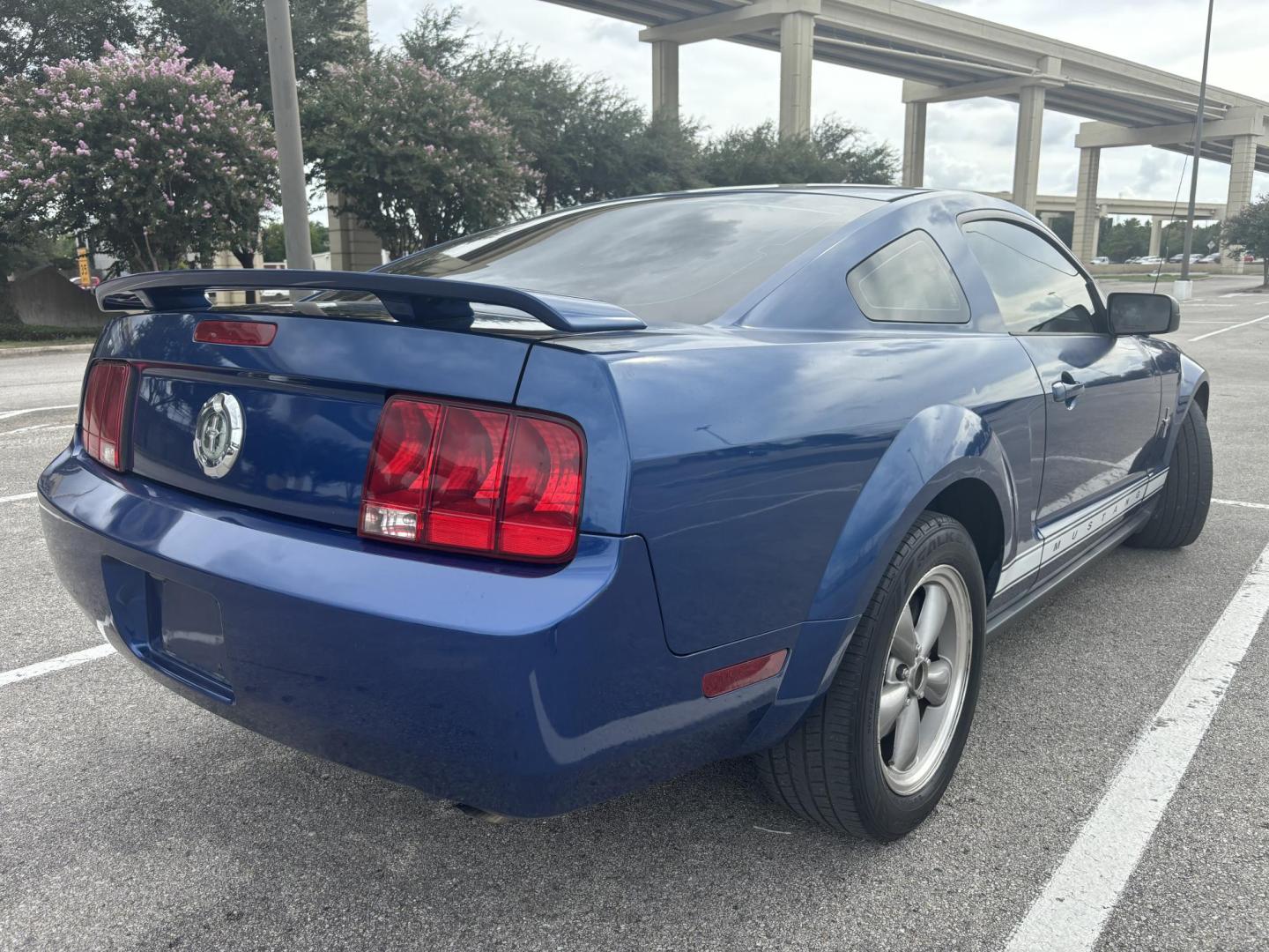 2006 Blue Ford Mustang V6 Deluxe Coupe (1ZVFT80NX65) with an 4.0L V6 SOHC 12V engine, located at 5005 Telephone Rd., Houston, TX, 77087, (713) 641-0980, 29.690666, -95.298683 - Photo#4