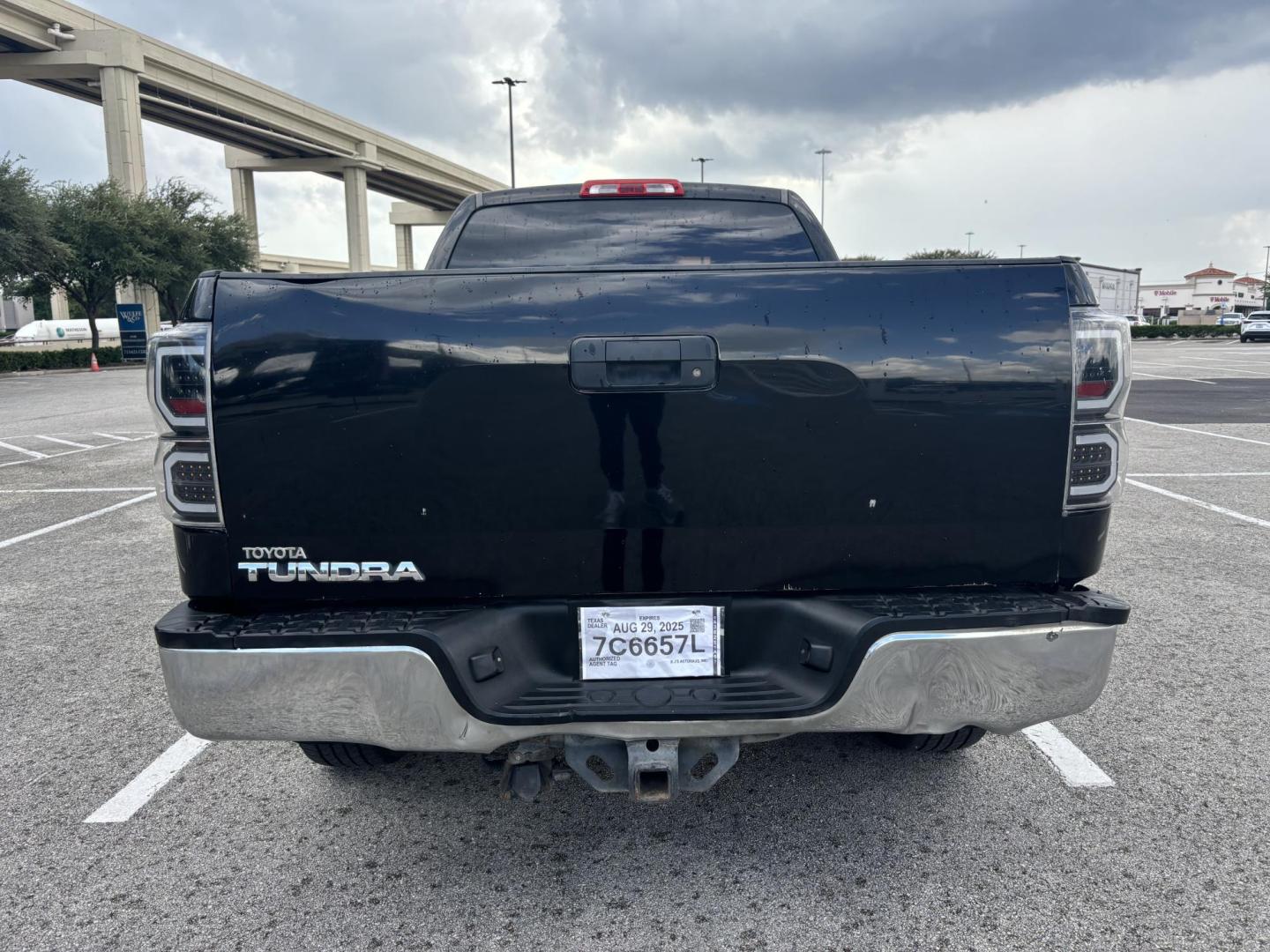 2008 Black Toyota Tundra SR5 Double Cab 4.7L 2WD (5TBRT54128S) with an 4.7L V8 DOHC 32V engine, 5-Speed Automatic Overdrive transmission, located at 5005 Telephone Rd., Houston, TX, 77087, (713) 641-0980, 29.690666, -95.298683 - Photo#3
