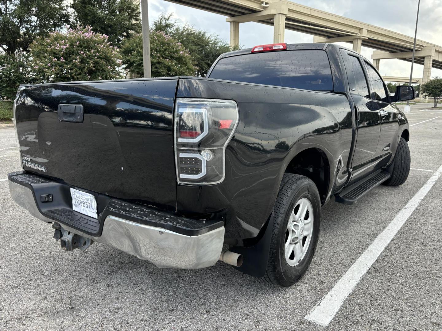 2008 Black Toyota Tundra SR5 Double Cab 4.7L 2WD (5TBRT54128S) with an 4.7L V8 DOHC 32V engine, 5-Speed Automatic Overdrive transmission, located at 5005 Telephone Rd., Houston, TX, 77087, (713) 641-0980, 29.690666, -95.298683 - Photo#4