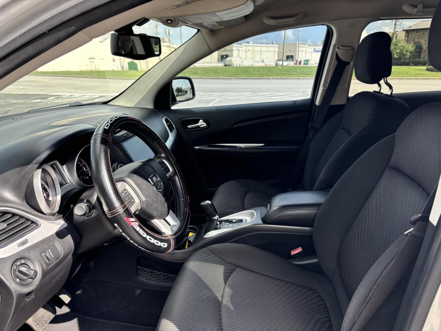 2014 Silver Dodge Journey SXT (3C4PDCBG6ET) with an 3.6L V6 DOHC 24V engine, 6-Speed Automatic transmission, located at 5005 Telephone Rd., Houston, TX, 77087, (713) 641-0980, 29.690666, -95.298683 - Photo#8