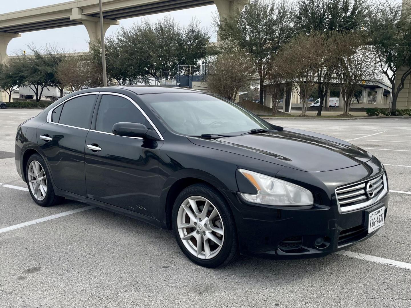 2014 Black Nissan Maxima SV (1N4AA5AP1EC) with an 3.5L V6 DOHC 24V engine, Continuously Variable Transmission transmission, located at 5005 Telephone Rd., Houston, TX, 77087, (713) 641-0980, 29.690666, -95.298683 - Photo#3