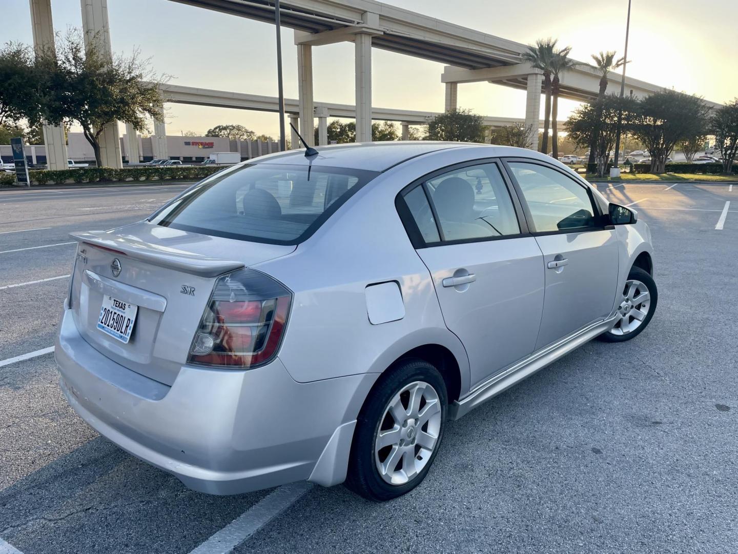 2011 Silver Nissan Sentra 2.0 (3N1AB6APXBL) with an 2.0L L4 DOHC 16V engine, Continuously Variable Transmisson transmission, located at 5005 Telephone Rd., Houston, TX, 77087, (713) 641-0980, 29.690666, -95.298683 - Photo#2
