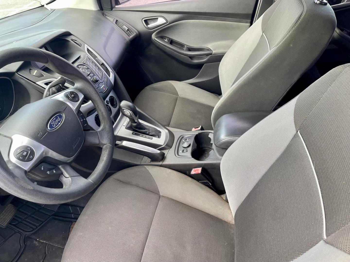 2013 Black Ford Focus SE Sedan (1FADP3F23DL) with an 2.0L L4 DOHC 16V engine, located at 5005 Telephone Rd., Houston, TX, 77087, (713) 641-0980, 29.690666, -95.298683 - Photo#2