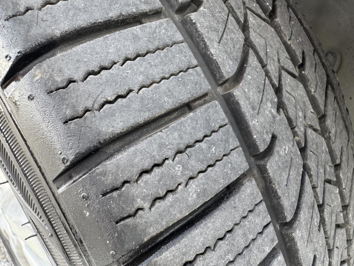 2013 white Nissan Altima 3.5 SV (1N4BL3AP9DC) with an 3.5L V6 DOHC 24V engine, Continuously Variable Transmission transmission, located at 5005 Telephone Rd., Houston, TX, 77087, (713) 641-0980, 29.690666, -95.298683 - Photo#5